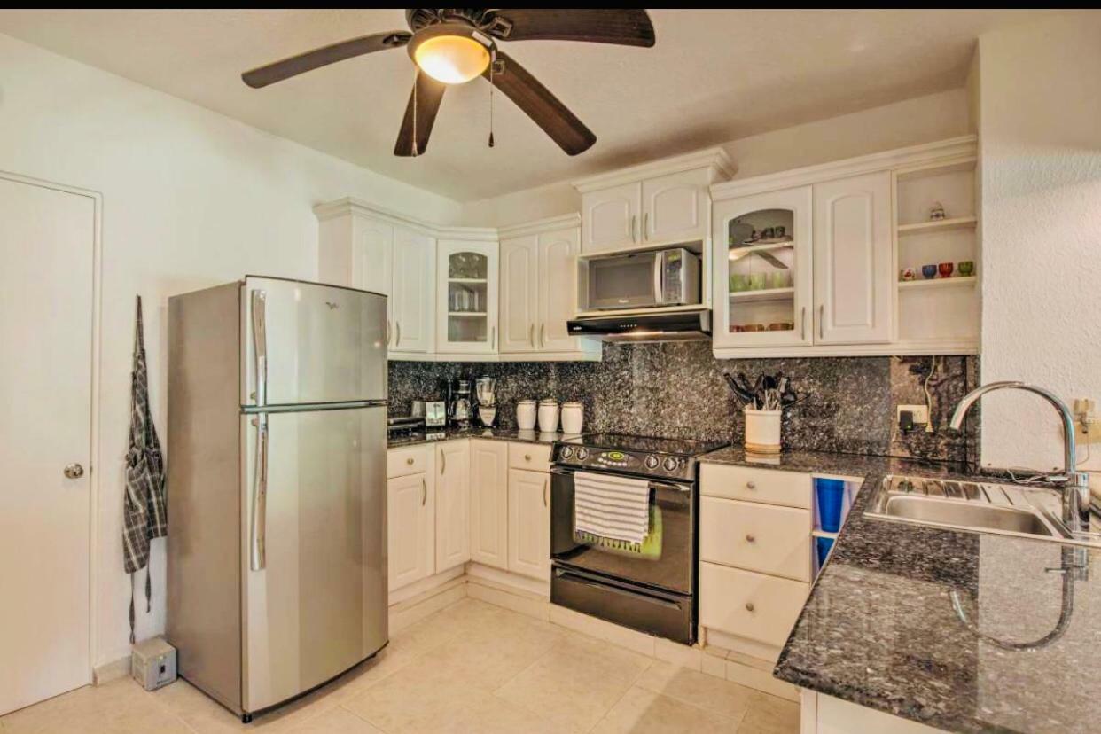 Villa Bella 3Br Wifi Bikes Beach Access (Adults Only) بلايا ديل كارمن المظهر الخارجي الصورة