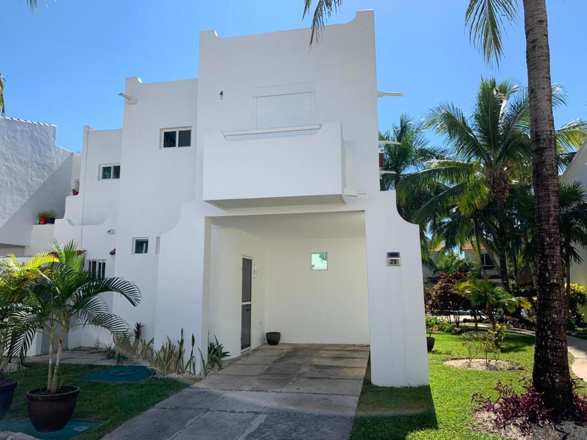 Villa Bella 3Br Wifi Bikes Beach Access (Adults Only) بلايا ديل كارمن المظهر الخارجي الصورة